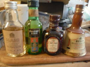 ミニボトル ウイスキー　いろいろ4種類　スコッチ　５０ｍｌ　 未開栓　ガラス瓶　陶器瓶