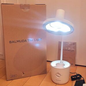 2021年製　BALMUDA The Light 白 スタンドライト デスクライト LED 間接照明 バルミューダ L01A-WH