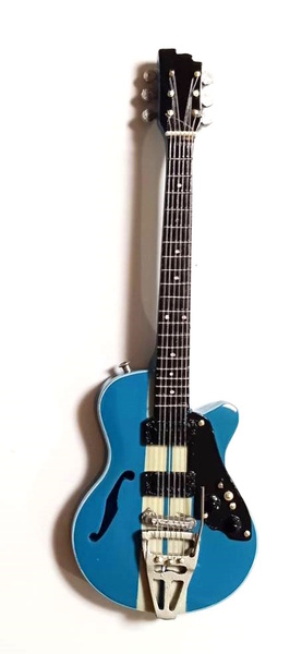 PJ1ミニチュアギター15 cm。ミニ楽器