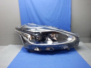 シエンタ　NSP170　後期　右ヘッドライト　LED　52-317　81110-52N00　（Y223）