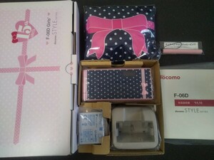 【希少 未使用】docomo STYLE series F-06D Girl's nicolaコラボ FOMA 白ロム タッチパネル おサイフケータイ ワンセグ ガラケー 判定○