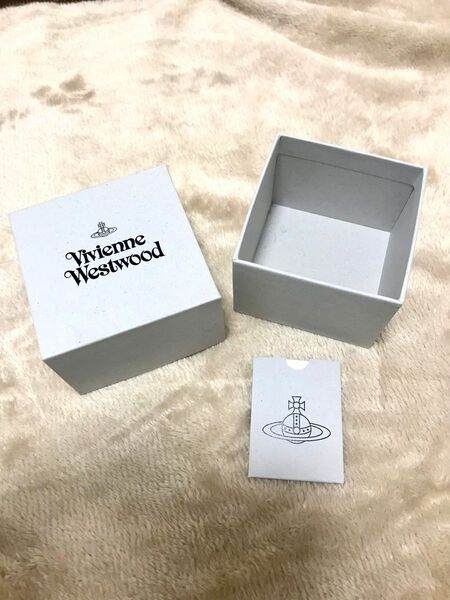 ヴィヴィアンウエストウッド 箱 アクセサリー Vivienne Westwood 空箱 ネックレス