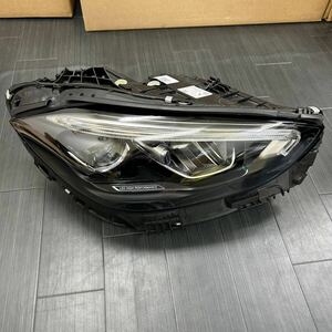 中古 純正 メルセデス・ベンツ Cクラス W206 右ヘッドライト A2069067403 67番