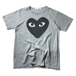 名作! PLAY Comme des Garcons コムデギャルソン 日本製 ハート ロゴ プリント 半袖 Tシャツ グレー ブラック 灰色 黒 XLサイズ メンズ古着の画像1