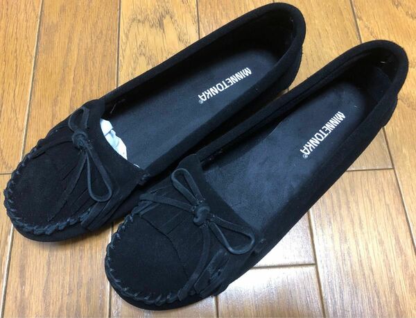 新品　MINNETONKA ミネトンカ モカシン 24cm ブラック