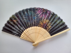 * immediately send!*[* feeling of luxury equipped * flower fire pattern fan cloth type 21.] natural bamboo use ..hanabi... peace pattern summer fan man and woman use 