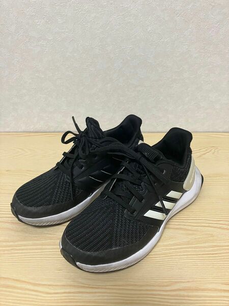 adidas スニーカー 18cm