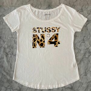 stussy women Ｎ°4 Ｔシャツ