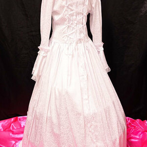 光沢 サテン つるつる ナイロン ゴシック調 フリル ロング ドレス 白 大きいサイズの画像2