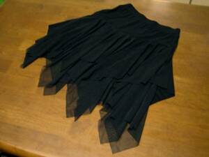 ★新品送料込！裾のカットが上品ステキな黒オシャレなスカートW64-70cm
