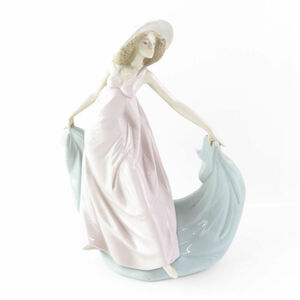 美品 LLADRO リヤドロ 5663 春の舞踏 フィギュリン 陶磁器 置物 陶器人形 オーナメント 西洋 オブジェ SU5505A2