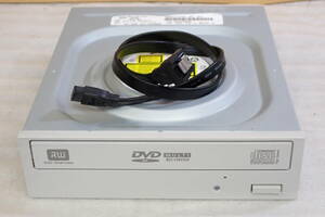 美品 H L SATA DVDスーパーマルチドライブ GHC0N 5インチ 内蔵 SATAケーブル付き 動作確認済み#BB01937