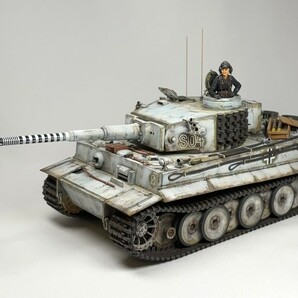 【完成品】タミヤ 1/35 ドイツ 重戦車 タイガー Ⅰ 初期生産型 S04号車 冬季迷彩の画像1