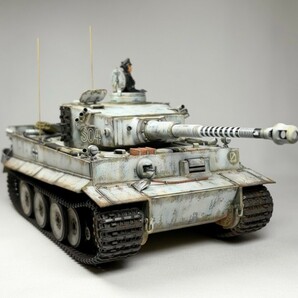 【完成品】タミヤ 1/35 ドイツ 重戦車 タイガー Ⅰ 初期生産型 S04号車 冬季迷彩の画像8
