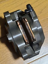 ブレンボ　brembo　ブレーキキャリパー　cnc　ビレット　ピッチ84mm　汎用　GPZ900R　ZRX1200　CB1300　ゼファー1100　等に_画像4