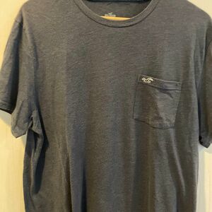 HOLLISTER 紺色　tシャツ