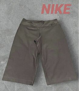 美品 NIKE ナイキ ドライフィット ストレッチハーフパンツ ヨガレギンス S グレー