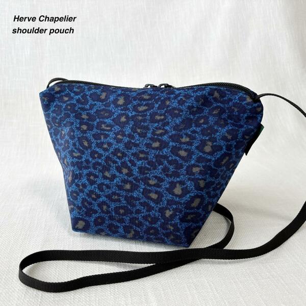 ＜極美品!!＞■Herve Chapelier エルベシャプリエ レオパード ショルダーポーチ 斜めがけ お洒落 パンサー ブルー 上品カラー 2885F