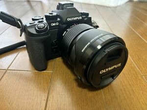 OLYMPUS OM-D EM-1本体＋M.ZUIKO DIGITAL PRO（レンズ）