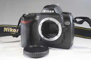 1円~【675】Nikon／ニコン　D70　ボディ　一眼レフカメラ　デジタル一眼