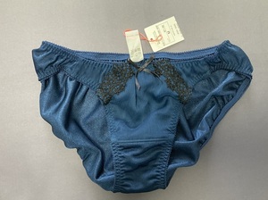 AMO'S STYLE BY Triumph　Mサイズ　紺色・　ショーツ　アモスタイルレース　プライスタグカット品10210961-M008