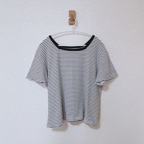 スクエアネック ボーダーTシャツ
