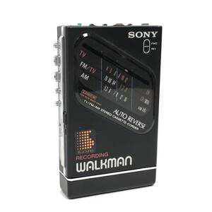 ＊SONY WM-F203 WALKMAN ステレオ カセットレコーダー ラジオ ブラック 黒系 オーディオ機器 ウォークマン ソニー ジャンク