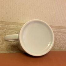 美品 キティちゃん マグカップ 陶器製 サンリオ はろうきてぃ_画像4