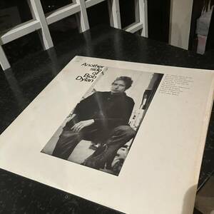 Another side of Bob Dylan is KCS 8993. シュリンク