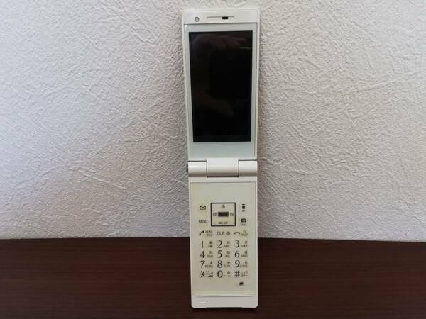 NTTdocomo ドコモ FOMA P-03B シルバー Panasonic パナソニック製 中古携帯電話 ガラケー 薄型 折り畳み