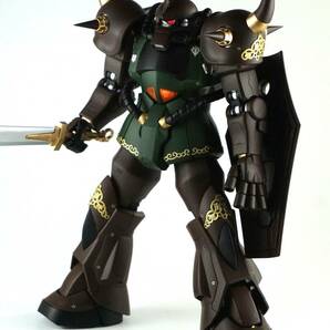 MG 1/100 ガルマ・ザビ専用グフ 改修塗装済完成品の画像6