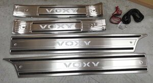 【同梱不可】 トヨタ ヴォクシー 80系 LED ドアスカッフプレート　TOYOTA VOXY