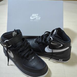 スニーカー ナイキ NIKE エアフォース1MID‘07 ブラック 黒