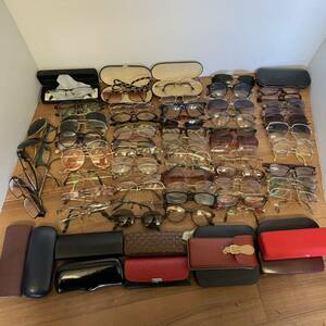  glasses sunglasses glasses farsighted glasses etc. junk together 