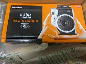 送料込即決！FUJIFILM(富士フジフイルム）インスタントカメラ instax mini 90 「チェキ」 ネオクラシック ブラック新品未使用品です。