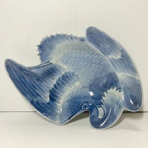 [.] old Imari blue and white ceramics crane shape deformation plate Edo middle period origin .1688 year -1704 year about genuine article guarantee 
