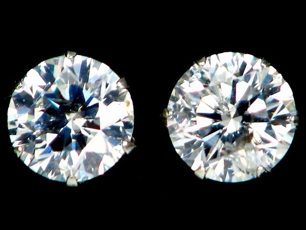 【宝石屋本舗】計0.40ct　PT900　天然ダイヤモンドピアス