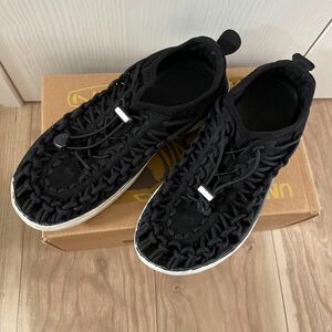 5/28限定価格！22cm keen キーン　ユニーク　サンダル　黒　キッズ