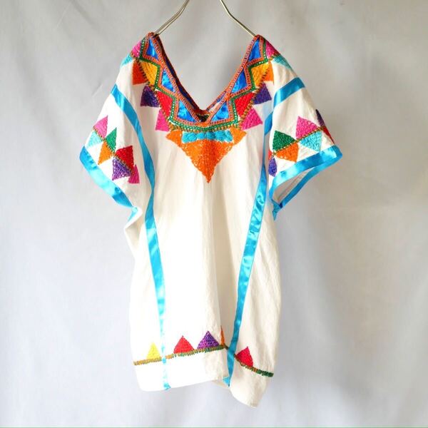 vintage メキシコ刺繍 リボンテープ付き ポンチョ風コットントップス