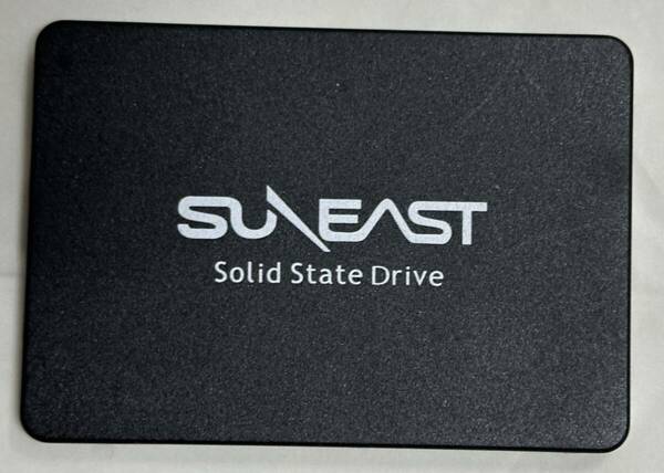 SUNEAST SSD 240GB 2.5インチ　使用時間短い