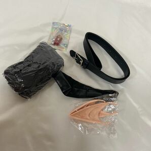 【1円】【未使用】葬送のフリーレン XL大きいサイズ コスプレ衣裳 白に合革のベージュゴールド 赤とシルバーのボタン飾り 小物5点付の画像8