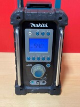 makita／ マキタ　充電式ラジオ　ラジオ　MR100 18V　動作確認済み　バッテリーとか付属しません　_画像2