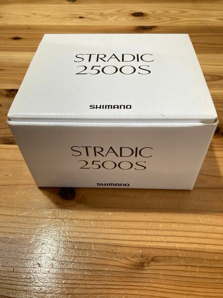 シマノ　19ストラディック　2500S スピニングリール