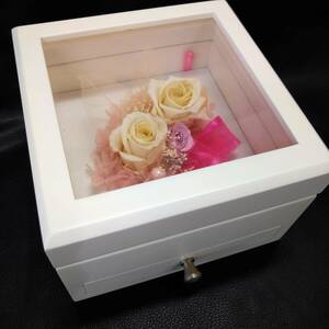 [ beautiful goods ] with corsage .jue Reebok s[ accessory storage flower decoration gem box stylish lovely case interior ornament white ]