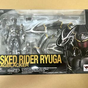 S.H.フィギュアーツ 仮面ライダーリュウガ & ドラグブラッカー　仮面ライダー龍騎