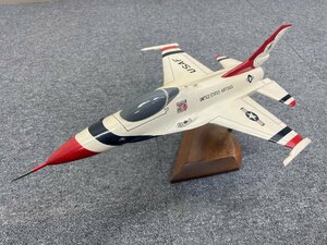 ・【美品/希少】アメリカ空軍 USAF サンダーバーズ 木製 模型 航空機 フィリピン 2009 台座付き 飛行機