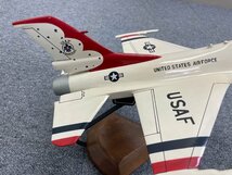 【美品/希少】アメリカ空軍 USAF サンダーバーズ 木製 模型 航空機 フィリピン 2009 台座付き 飛行機_画像6