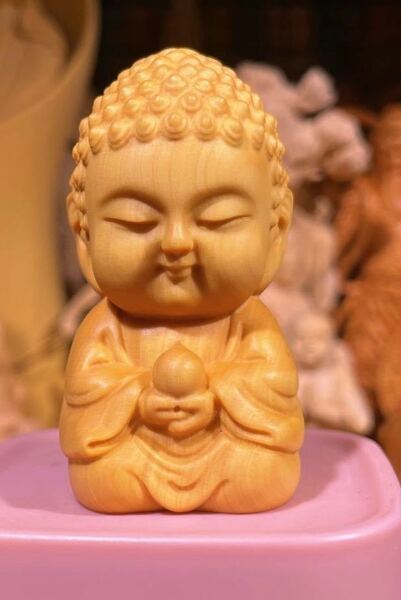 送料無料　仏教美術 柘植木彫り　可愛い釋迦摩尼仏 枕本尊 仏具 仏像 置物 お守り 縁起物古美術