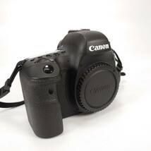 美品 バッテリー4本付き Canon EOS 6D MarkII 2 ボディ デジタル一眼レフカメラ フルサイズ キヤノン_画像3