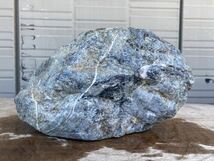 【J101】2.5kg　大　翡翠含有　黒系　糸魚川産　水石　自然石　観賞石　天然石_画像1